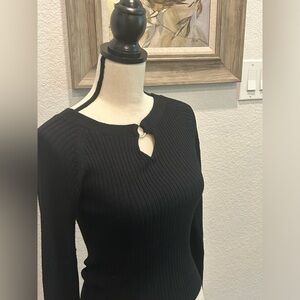 Ladies Energie Black Sweater - Junior Size L - EUC